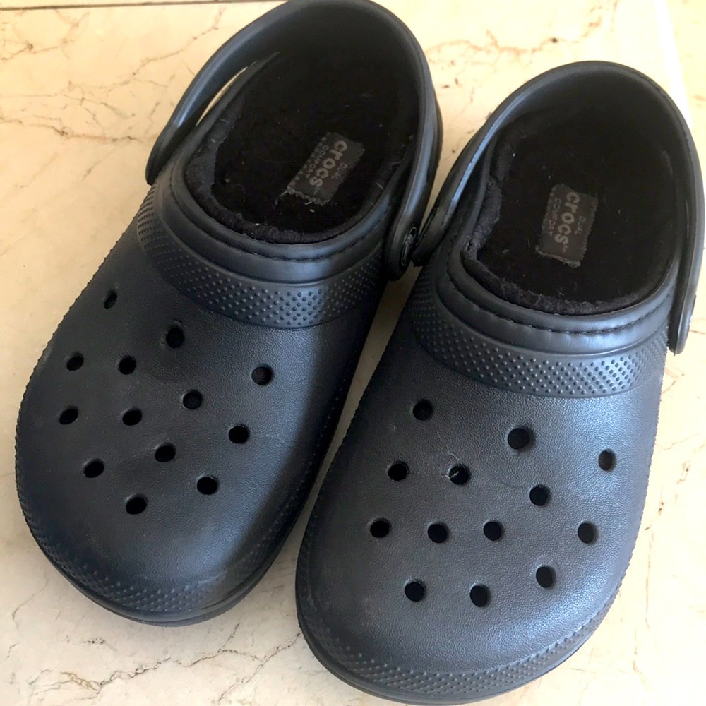 Lined little boys Crocs